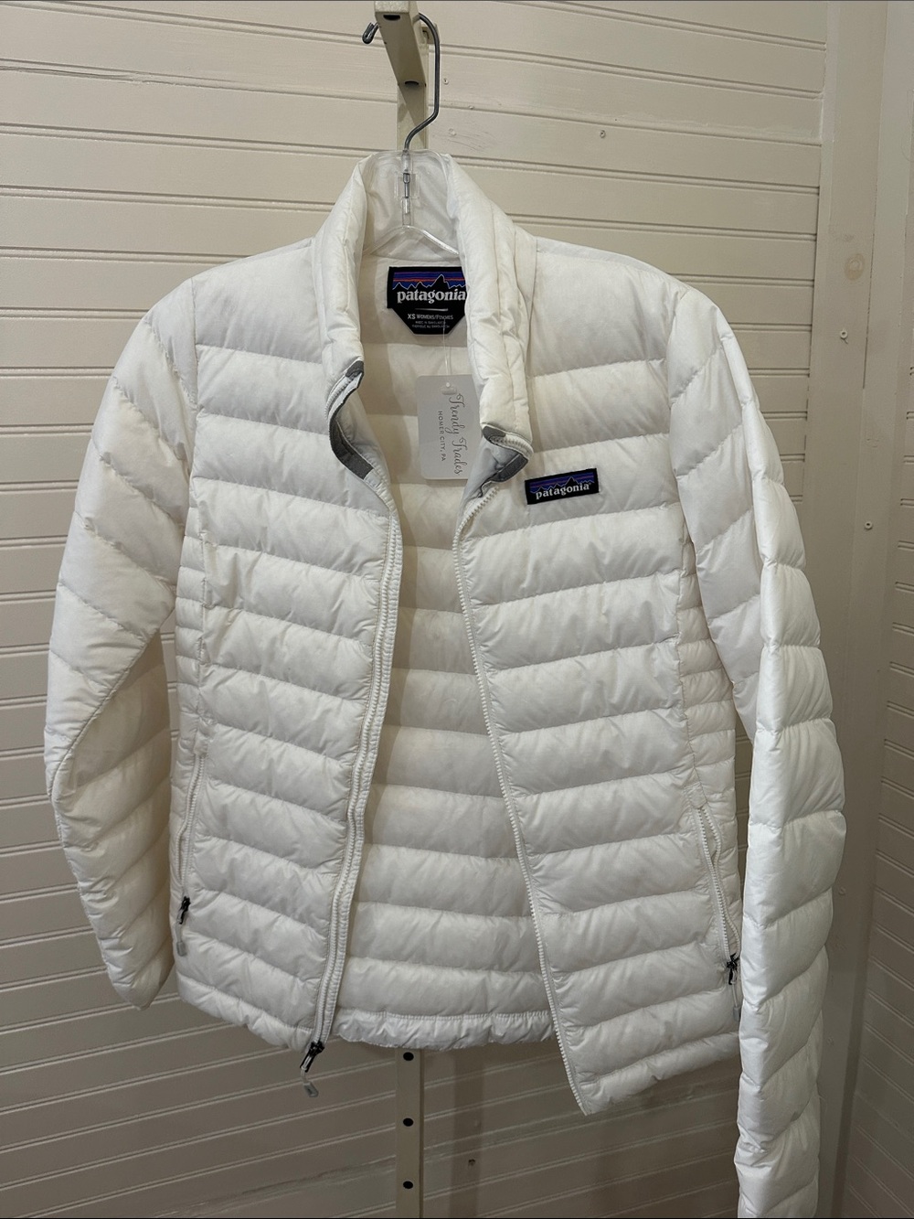 Patagonia White Women’s Lightweight Down Puffer Jacket XS